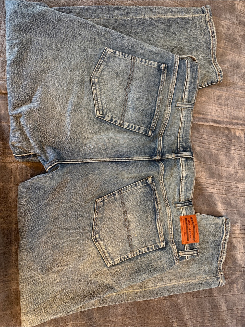 Lucky Brand Men's Light Wash Straight Jeans - Picture 2 of 7